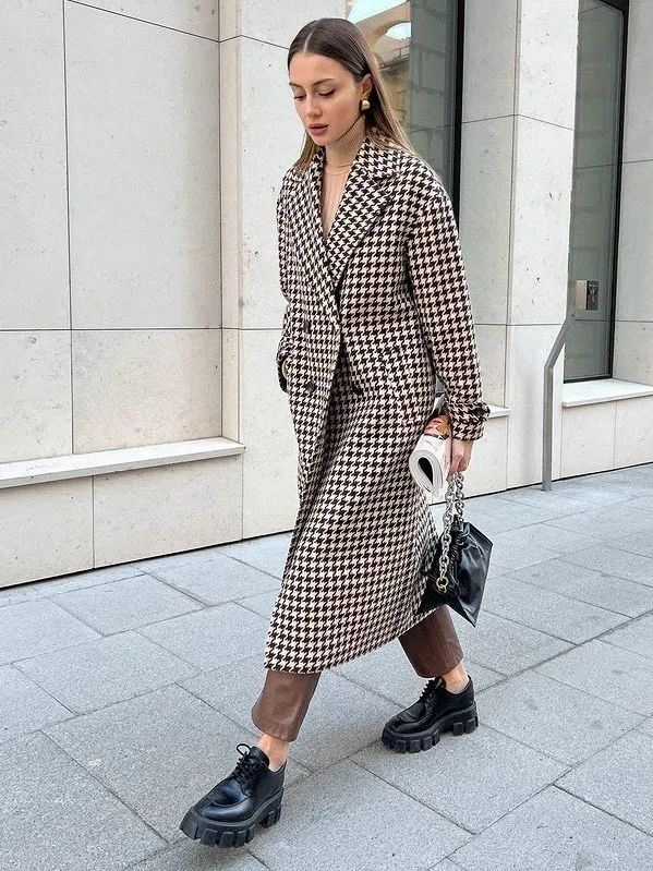 冬日的高级感，一件时尚大衣就够了！帮40+女人诠释满满的质感