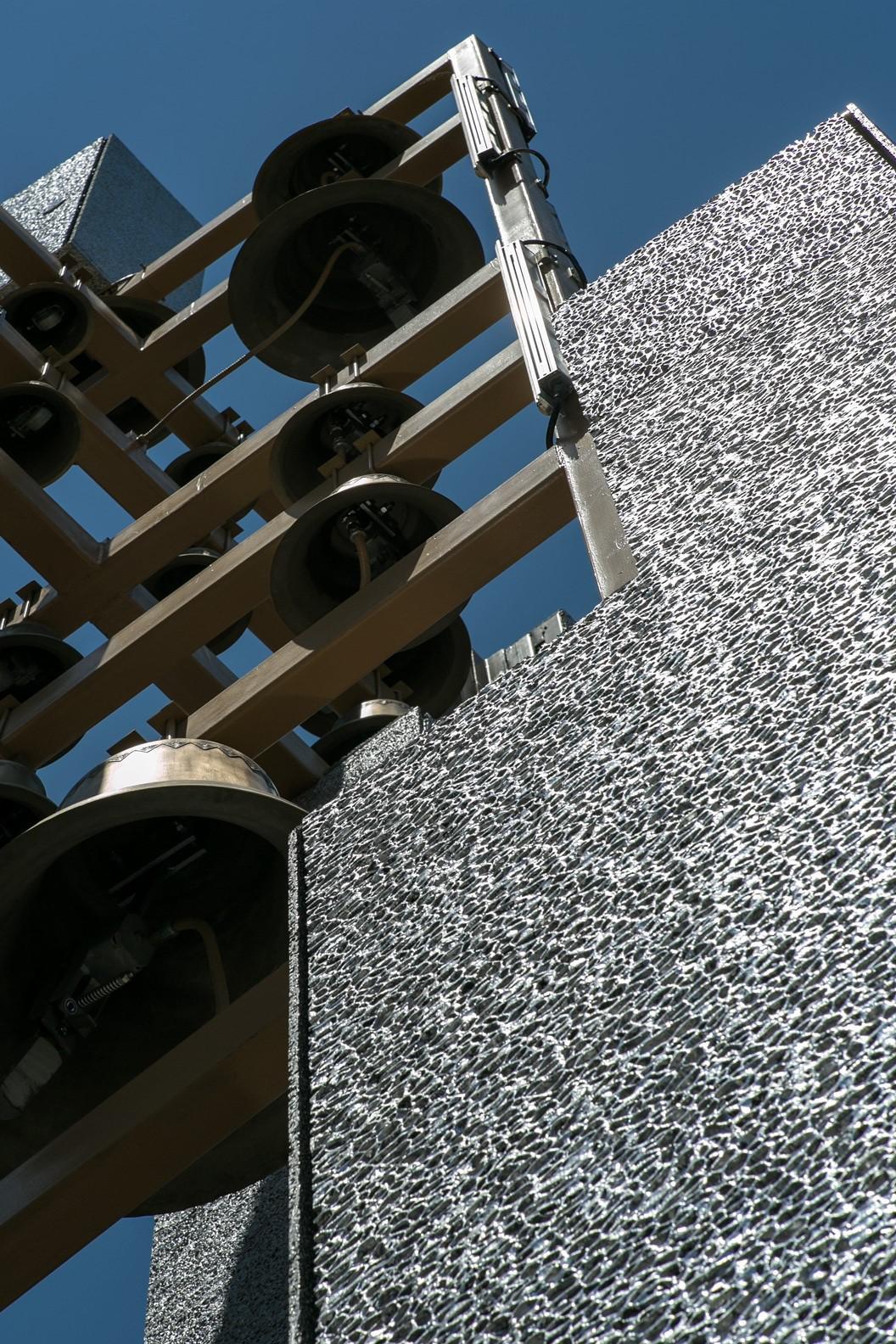 泡沫铝夜间效果图片,泡沫铝透光效果图