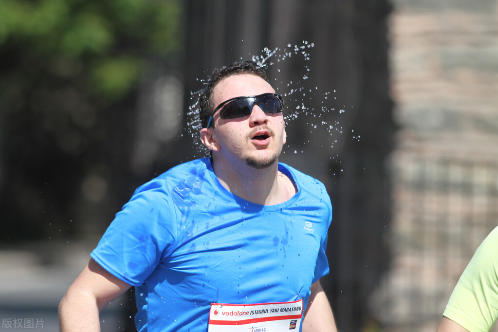 坚持跑步两年的我现在什么状态,坚持跑步一年多了还是很疲倦