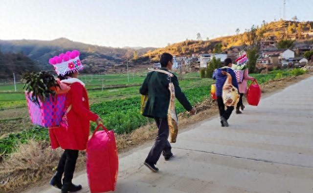 “亲爱的，我弟弟病得很重，请给点钱治疗吧。”妻子：我们是AA