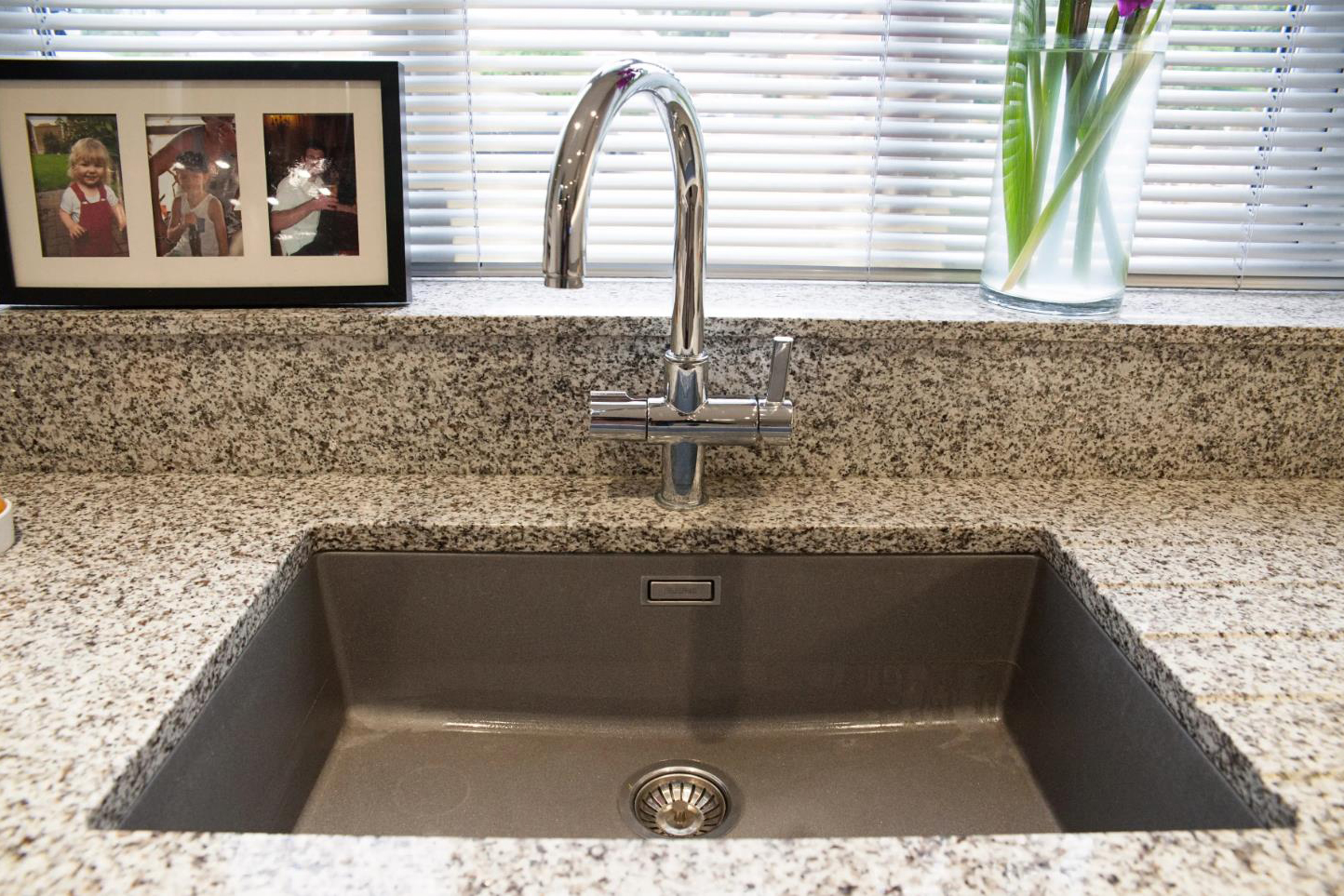 石英石厨房台耐用吗,靠谱厨房石英石台面如何选择