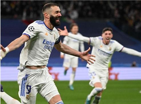 欧冠皇马5-2逆转利物浦本泽马双响,皇马淘汰巴黎本泽马犯规了么