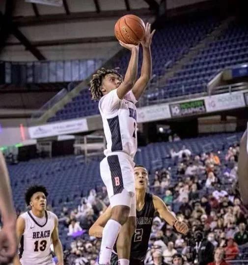 小土豆内特罗宾逊篮球实战比赛,内特罗宾逊和韦伯哪个是小土豆