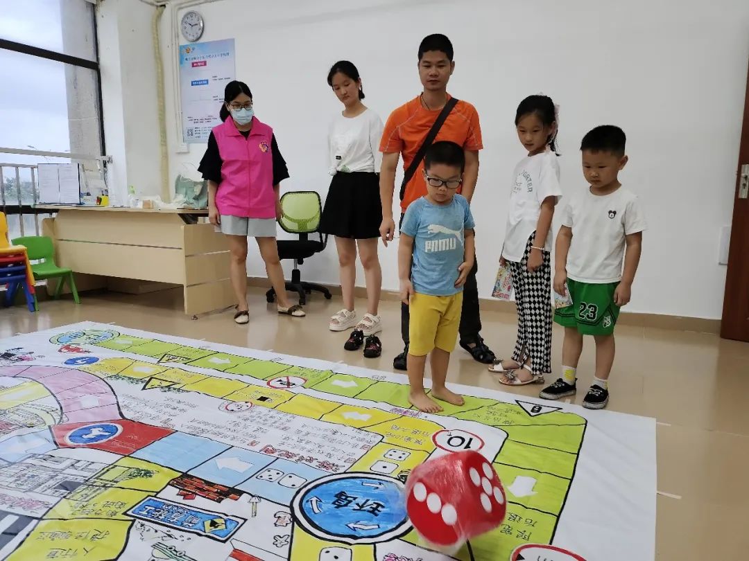 “童”游园，叙邻情，庆七一