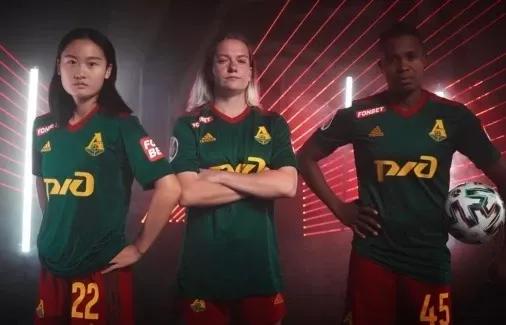 9朵玫瑰,巾帼不让须眉国足