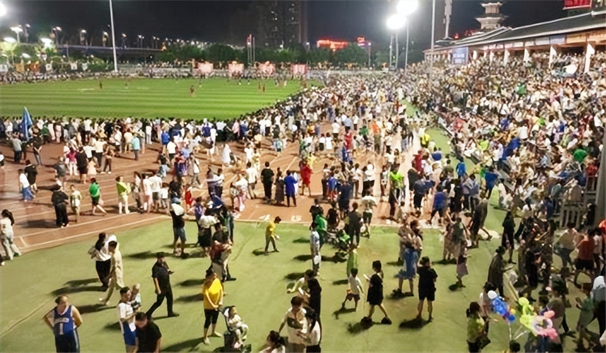 贵州村超联赛双方打架,贵州村超开启中国足球盛世模式