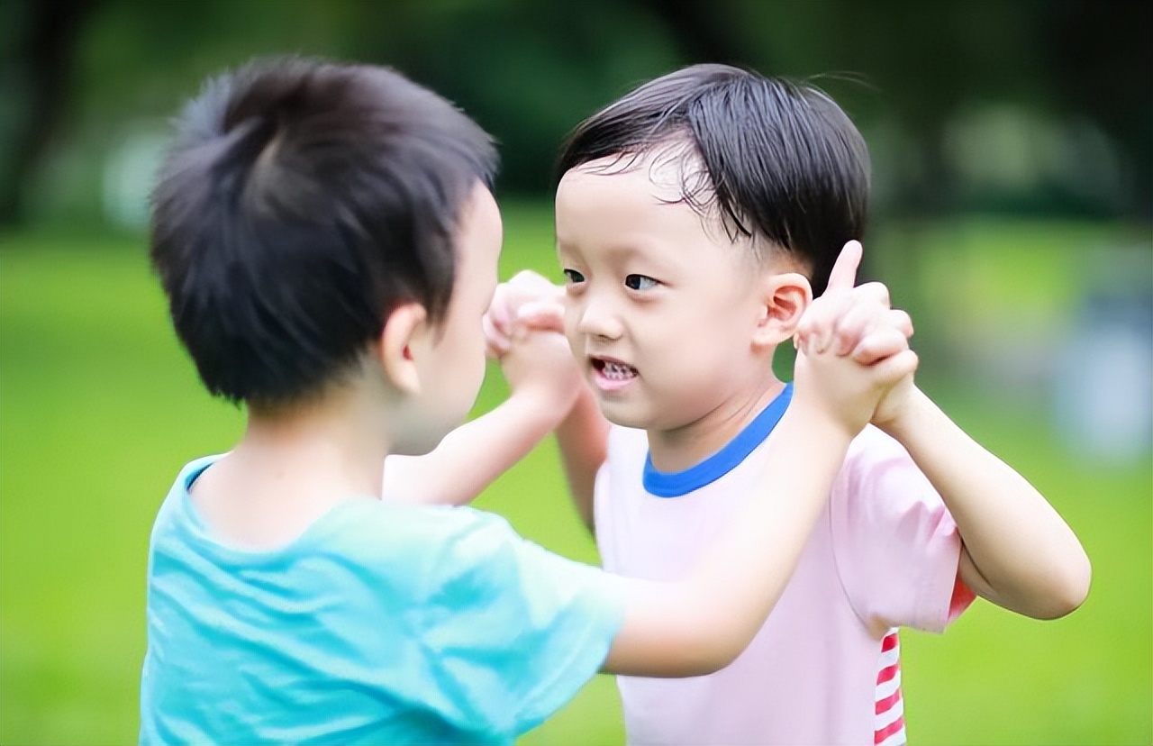 孩子在幼儿园被欺凌怎么处理,幼儿园遇到校园语言欺凌该怎么办