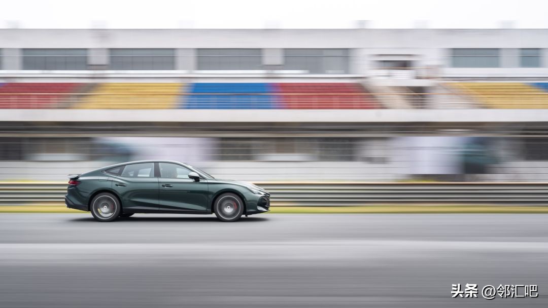 快闪店怎么设计才能吸引顾客,快闪店设计吸引顾客