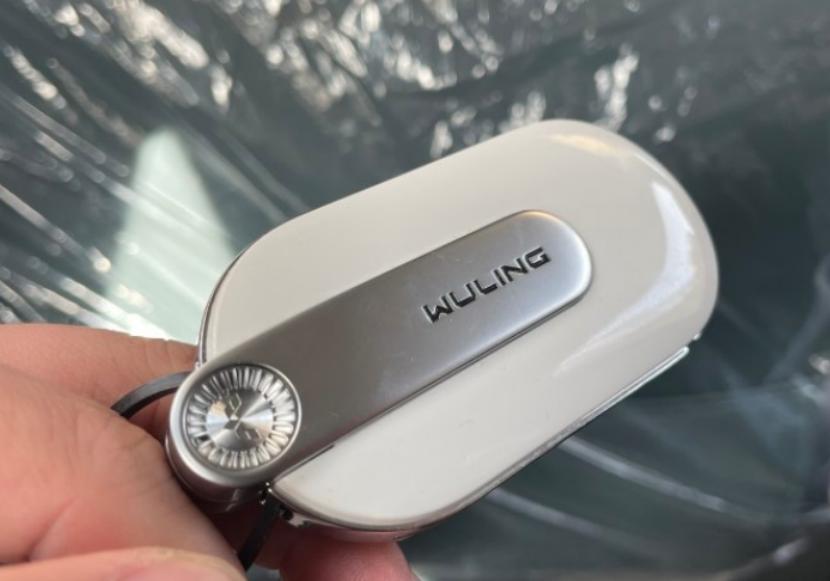 五菱宏光MINIEVGAMEBOY版推荐,五菱宏光miniev买120还是170