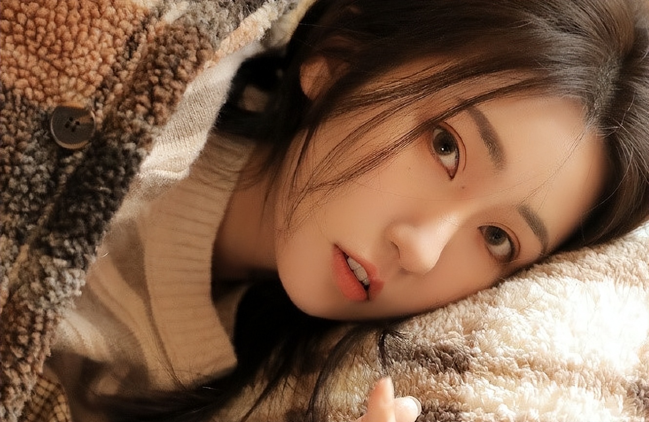 男女接吻时女生爱你的表现,热恋中情侣接吻小技巧