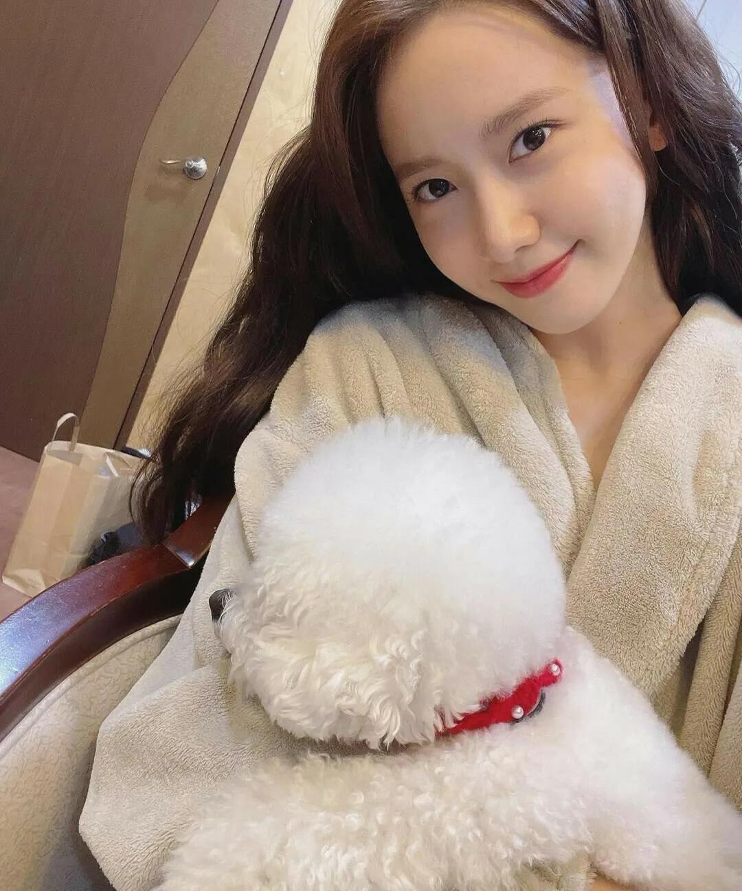 韩国女星林允儿电影,韩国女星林允儿动态壁纸