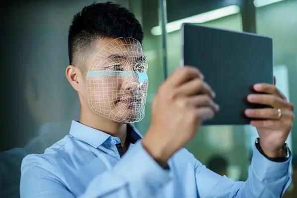 人脸识别技术环境下，如何把握人脸信息安全与法律规制的平衡点？