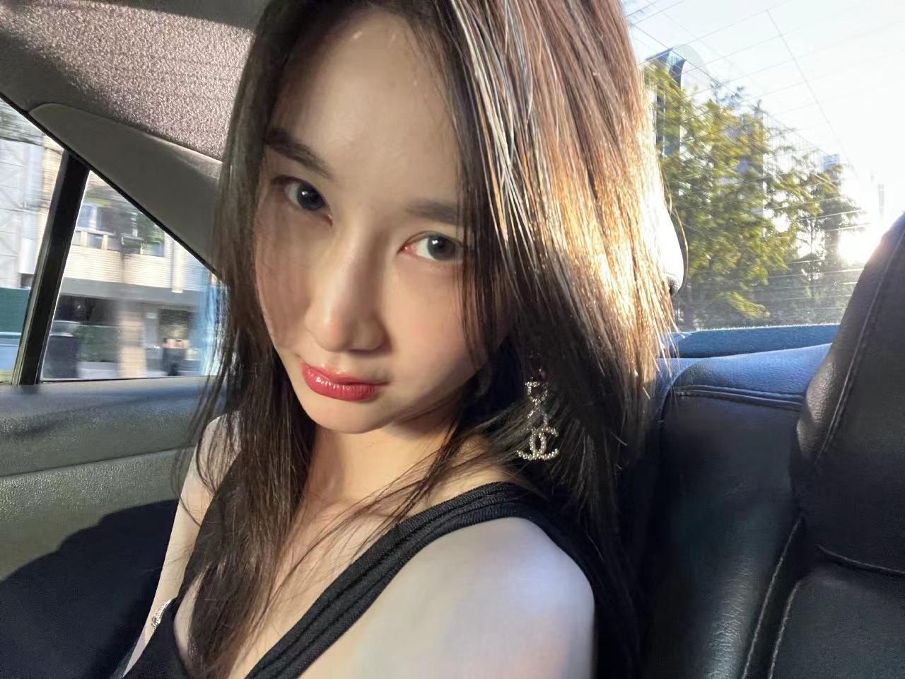 周鹏和老婆近照,周鹏与妻子照片