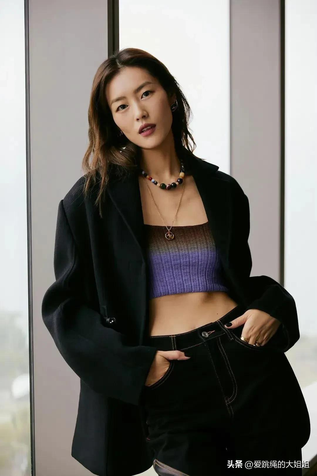 最美门将赵丽娜现身绿茵场,女足最美守门员赵丽娜