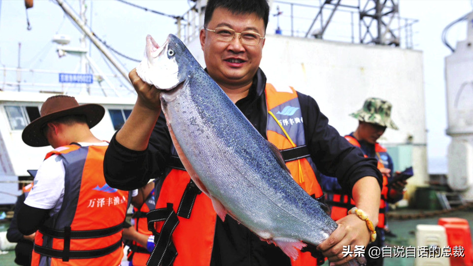 三文鱼水光真假分辨,哪种才是真正的三文鱼