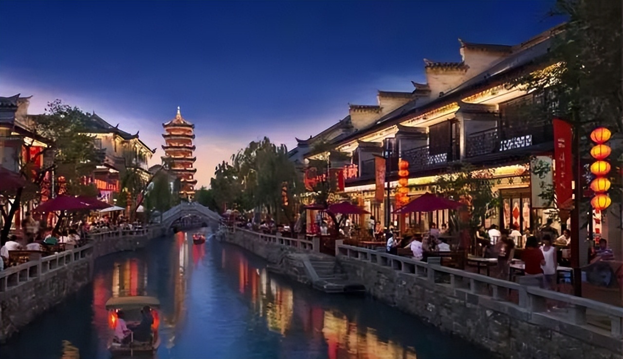 世界上最著名的十大古镇,云南著名古镇景点排名