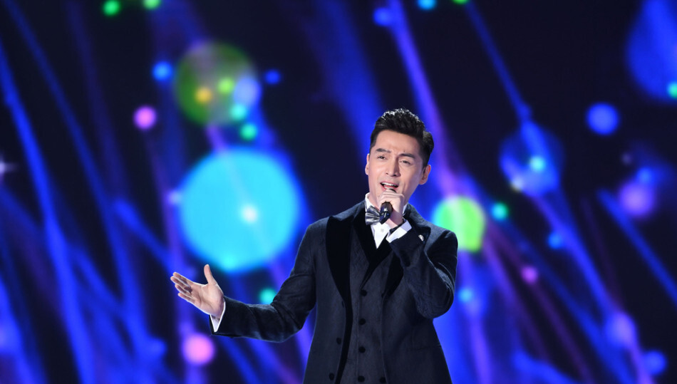 BJT春晚惊现黑色西装，换装原因竟是