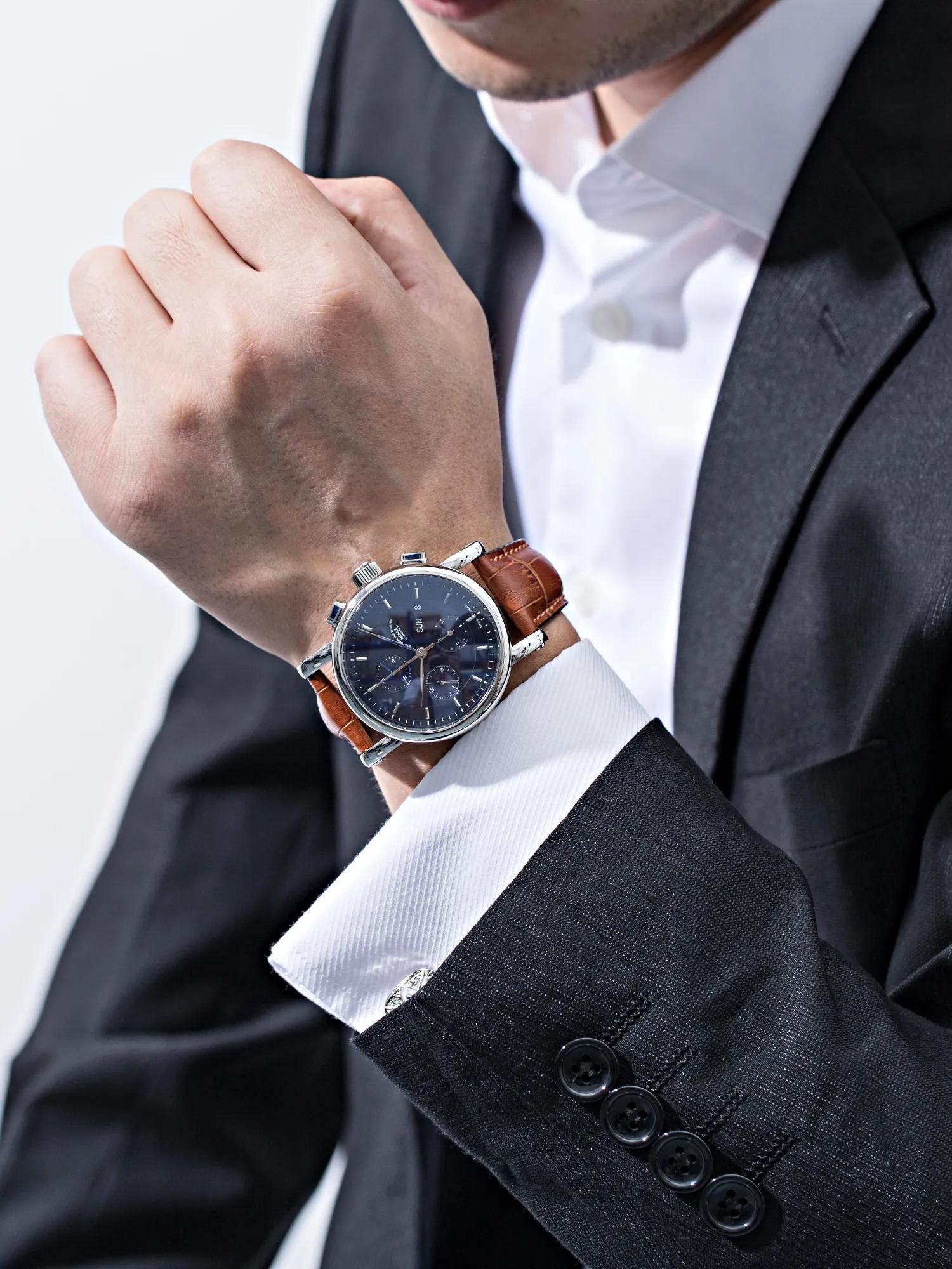 品牌手表购买,手表怎么买到正品牌的镜面