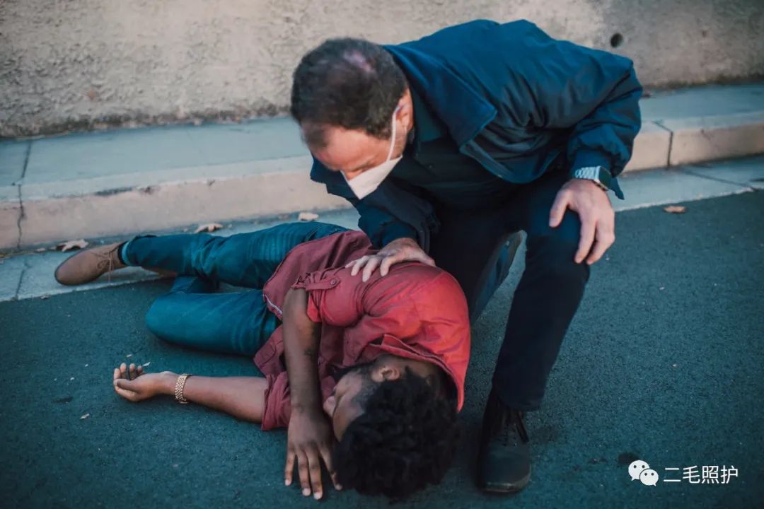 老人脚踝扭伤怎么办,老人脚踝骨裂怎么处理