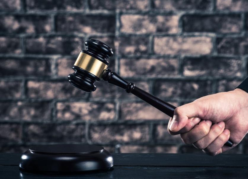 山东一女子开房时导致肛裂，哭着报警说被强奸了，法院：不予立案