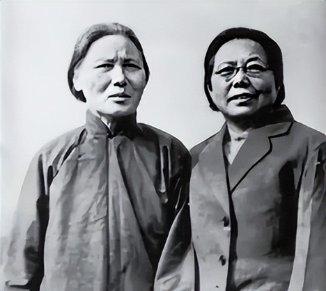 1989年舅舅淡以兴去世，当地想办追悼会，*小平邓**：规格已经够高了