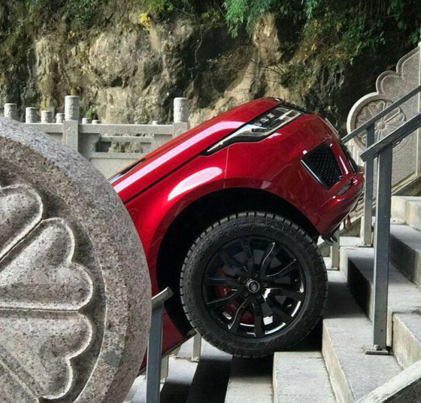 路虎揽胜挑战天门山高清视频,无惧挑战京津冀