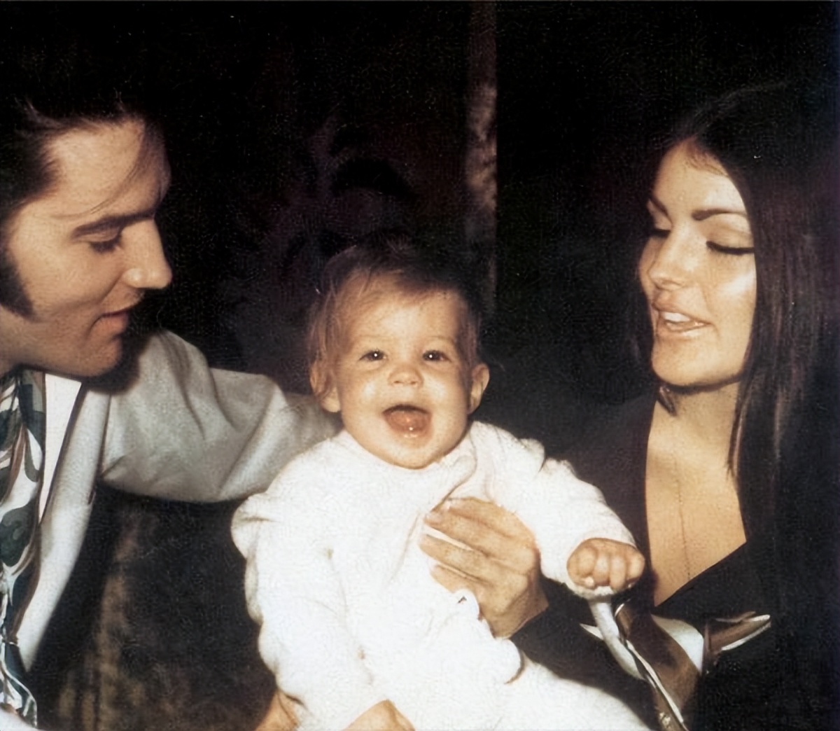 “猫王”独生女：败光上亿家产，四婚四离，晚年落魄儿子自杀