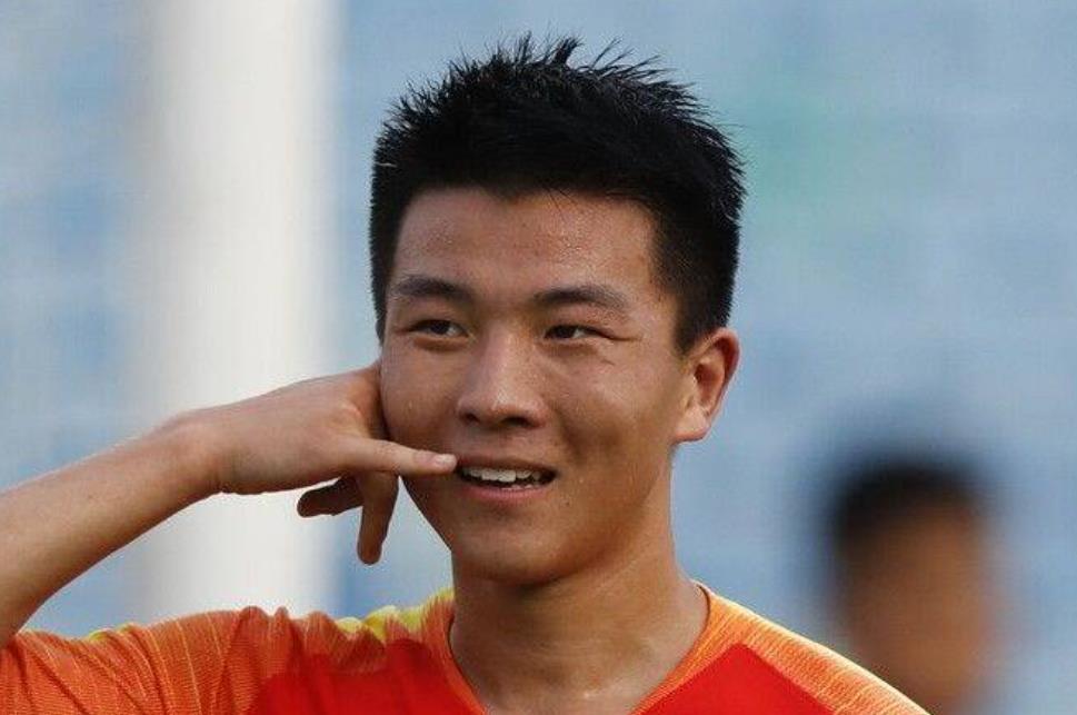 武磊遭围抢,武磊为国青进7球