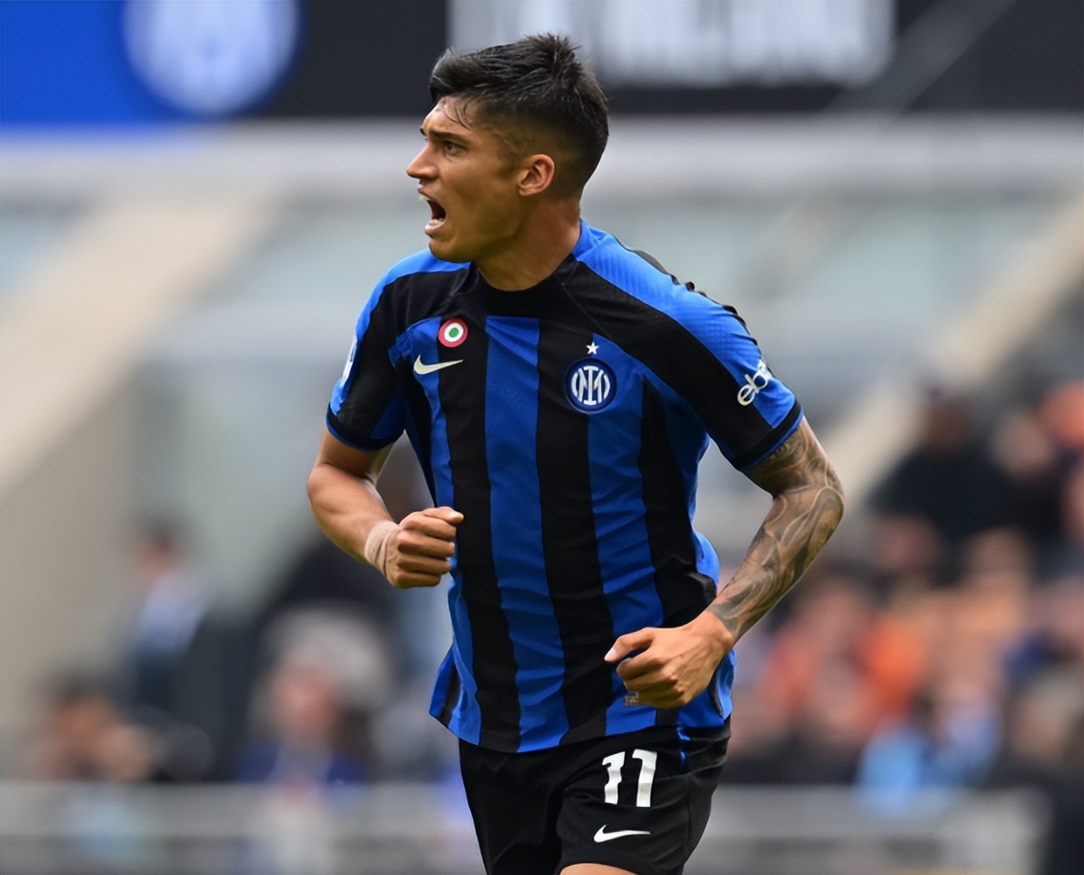 15球3助攻前锋愿加盟国米，小因扎吉3比1手刃旧主，戈森斯留下吧