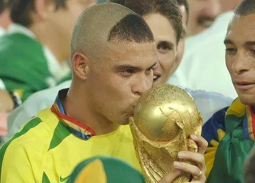 世界杯巴西1-7输球,巴西1-7惨败德国巴西的阵容