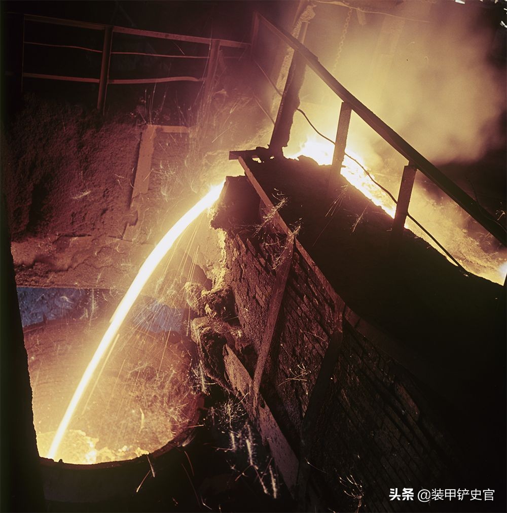 亚速钢铁厂员工,亚速钢铁厂当地工人