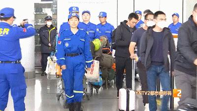 蓝天救援队英雄回家,蓝天救援队回家队长哭了视频