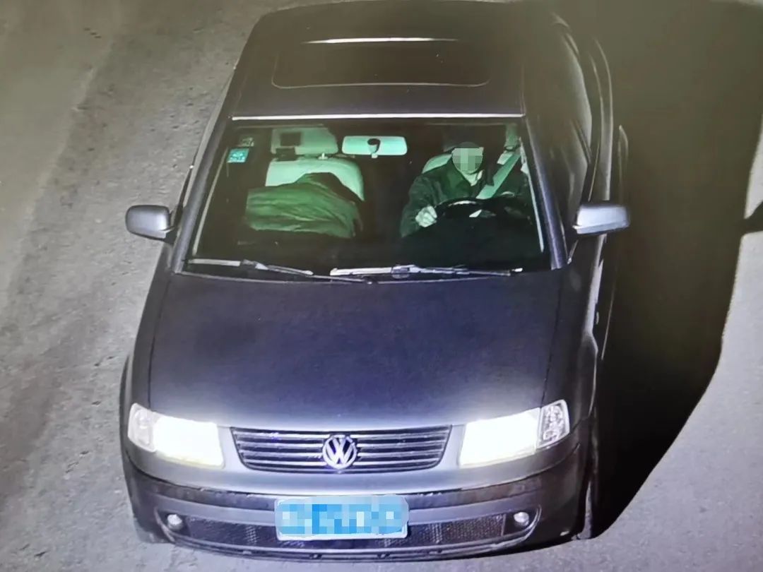 一线警事斩黑手,一线警讯盗窃案