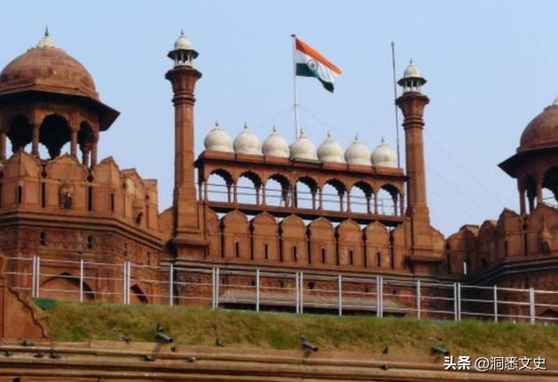 12亿美元买一架飞机，被外国轮着坑，印度是如何成为*火军**韭菜的？