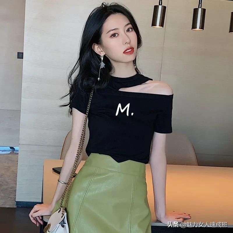 一字肩t恤上衣高级感春款,露肩上衣新款一字肩短袖