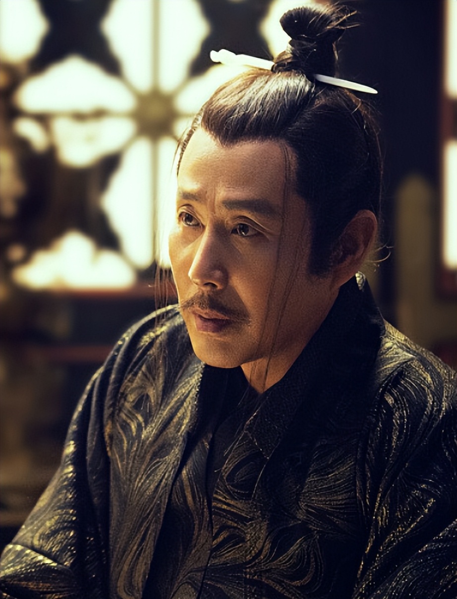 把戏子捧上天，四年赔光63亿，华谊兄弟大裁员背后，是娱圈的悲哀