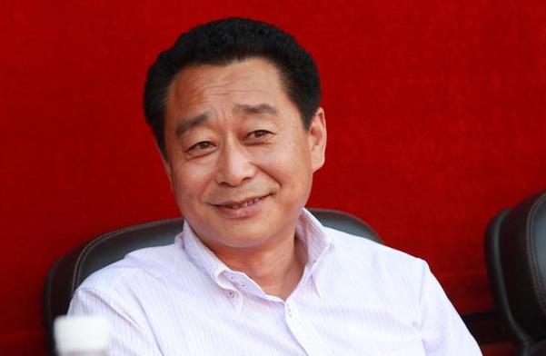 贾岩峰：对球员讲信用的下场就是举步艰难，这种老板应被行业认可