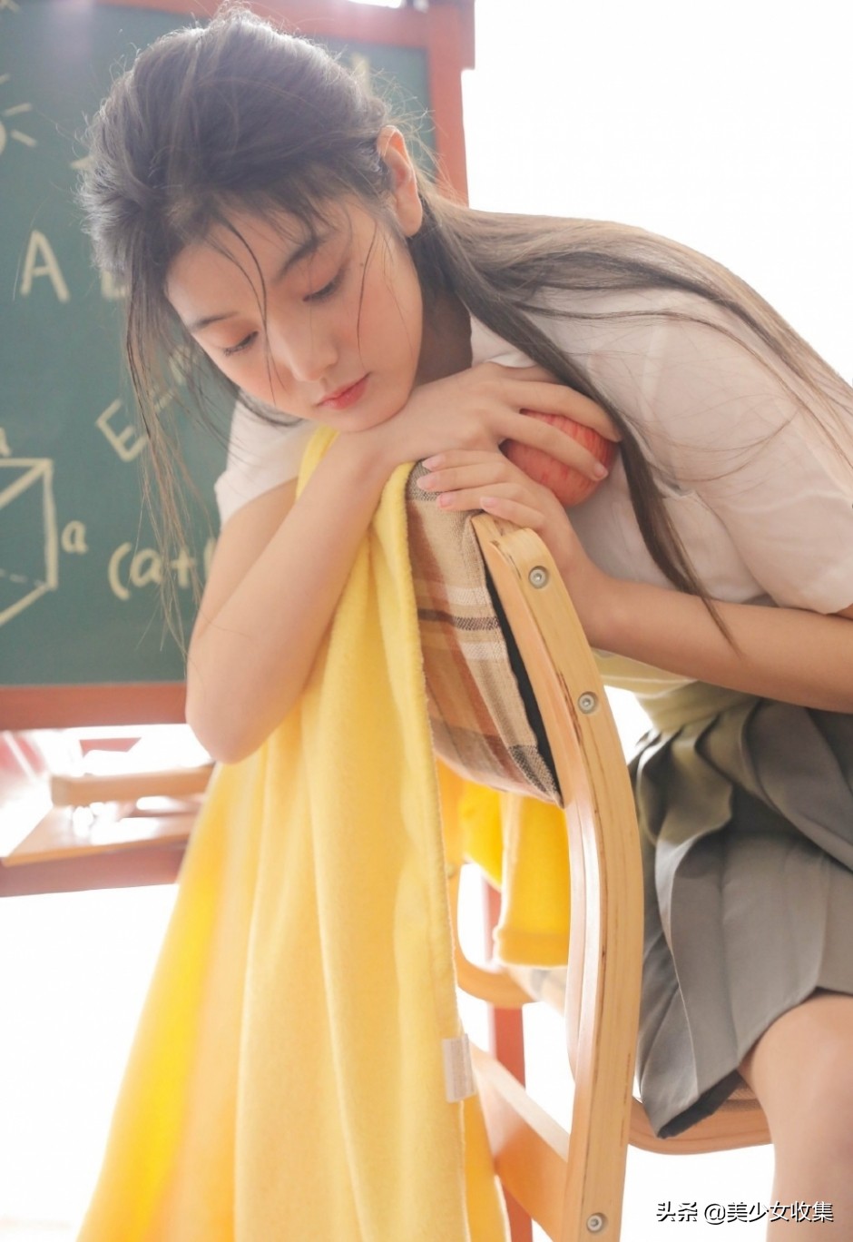 清纯可爱的学生女孩,清新可爱学妹