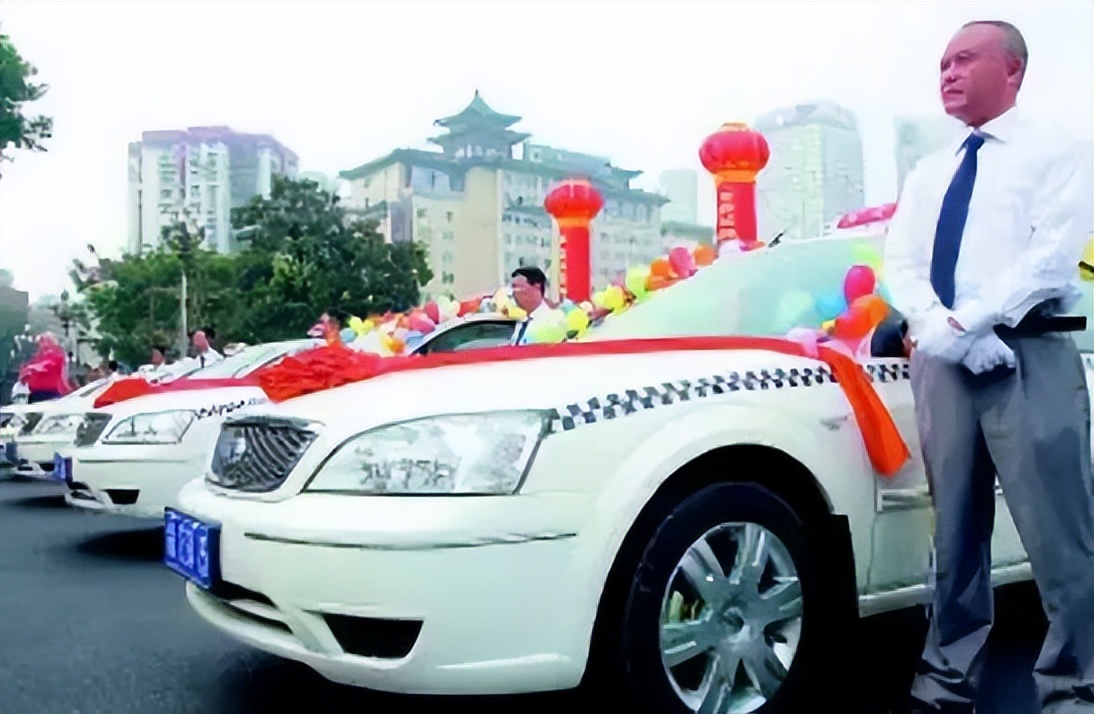 重庆的出租车为什么叫黄色法拉利,重庆法拉利出租车一般用什么车