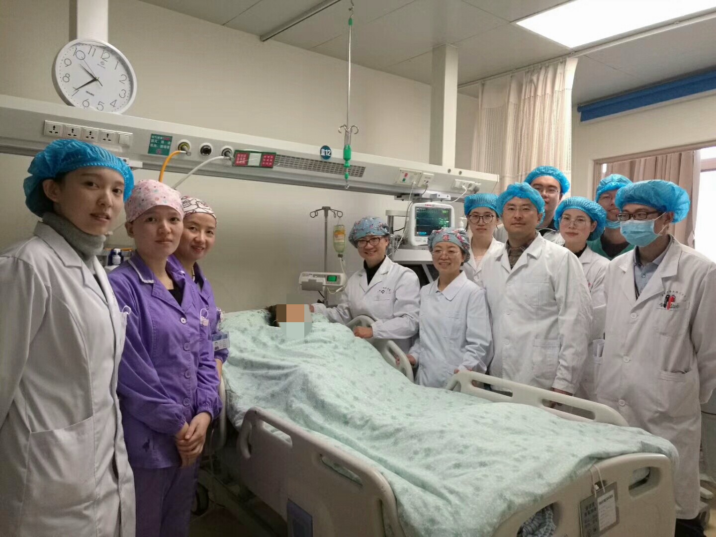 产妇面对男医生不好意思说实话,产妇侧切皮内缝合