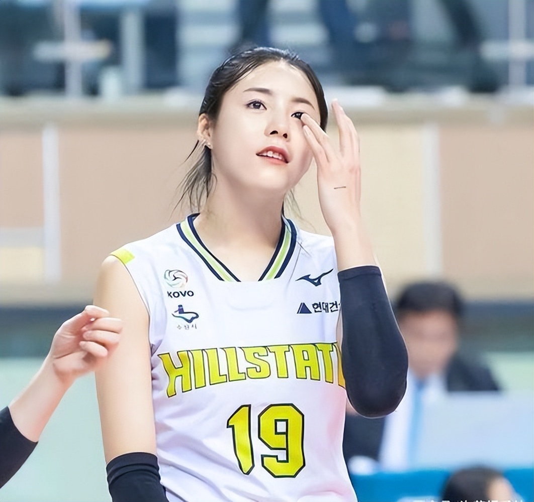 李多英容貌清纯的排球女神,女排二传李多英