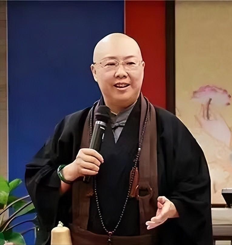 *星艳**出家当尼姑，称看小电影不如自己演，犀利点评林志玲是小黑枣