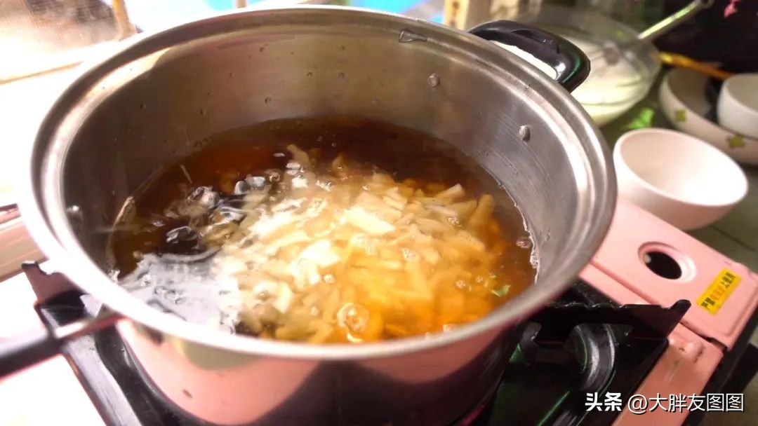 如何在家做出滑爽的马蹄糕？做法和配方都给你，特别简单