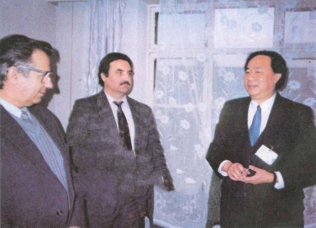 80年代首富牟其中,传奇富商牟其中