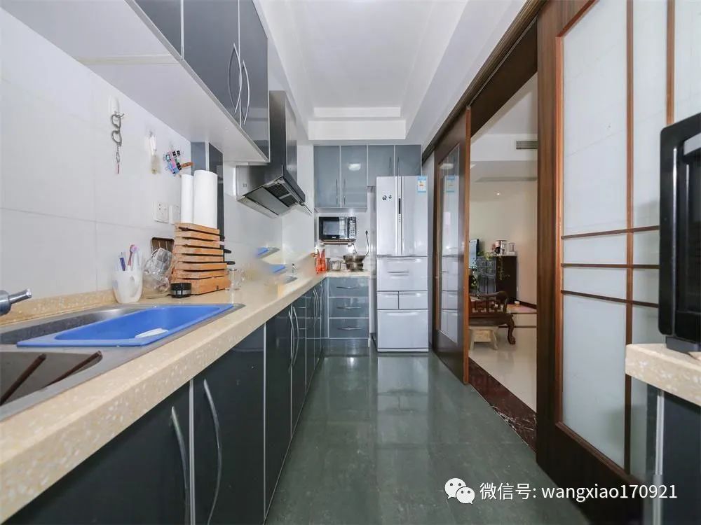 大华十八街区中心位置大平层，195M²1970万，13号线地铁口200米