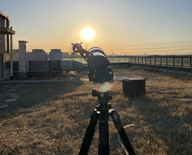 初学者该如何选择天文望远镜观察星空?