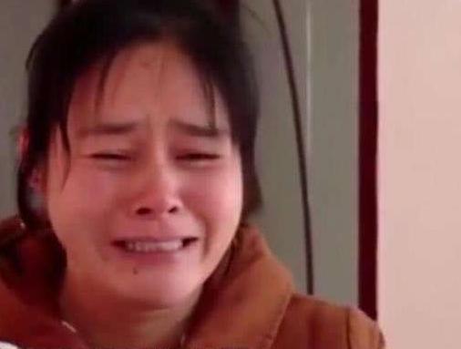 2013年,河北4岁男婴遭石头雨攻击,右手截肢奶奶怒骂:都是你害的