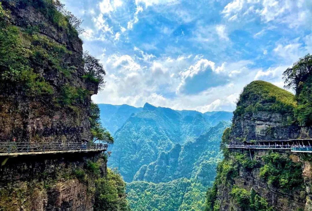 广西旅游攻略天洞,广西旅游攻略大明山