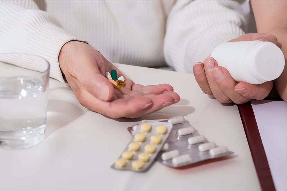 阿莫西林是非类固醇消炎药吗,阿莫西林和头孢吃了喝酒谁严重