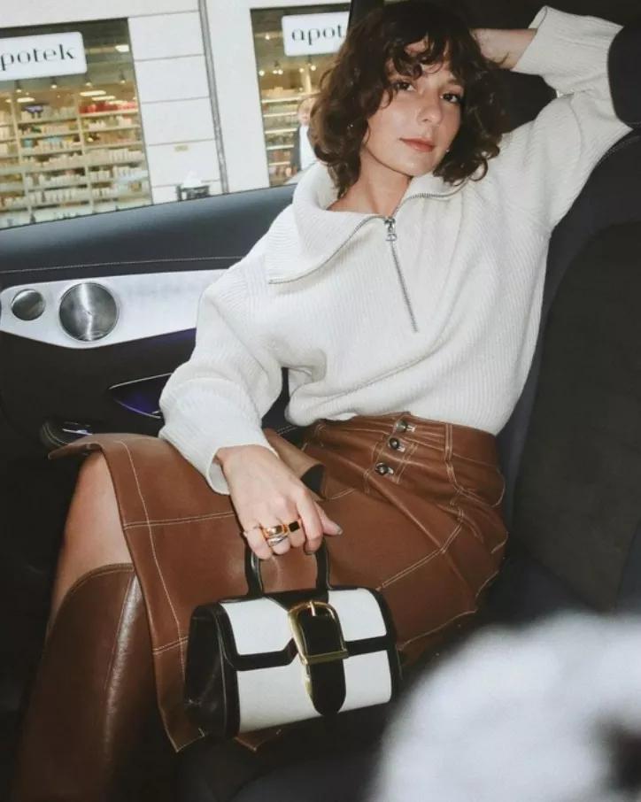 2018年最时髦的毛衣款式,2019年流行穿什么款式的毛衣